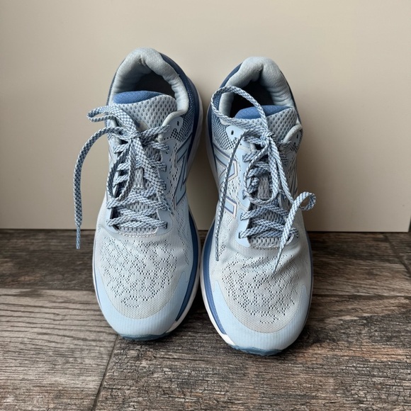 New Balance Women's Blue Running Shoes Fresh Foam 680 size 8.5 - Picture 4 of 9